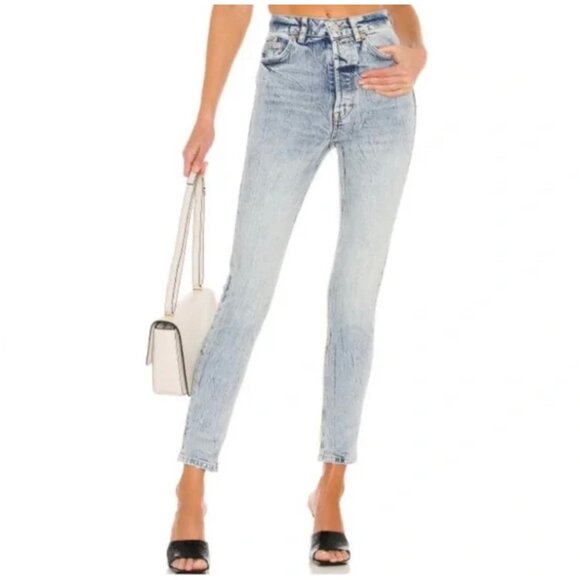 NWT Free People Ultra High Waist Washed Blue Denim Tapered Leg Mom Jeans - Picture 5 of 14